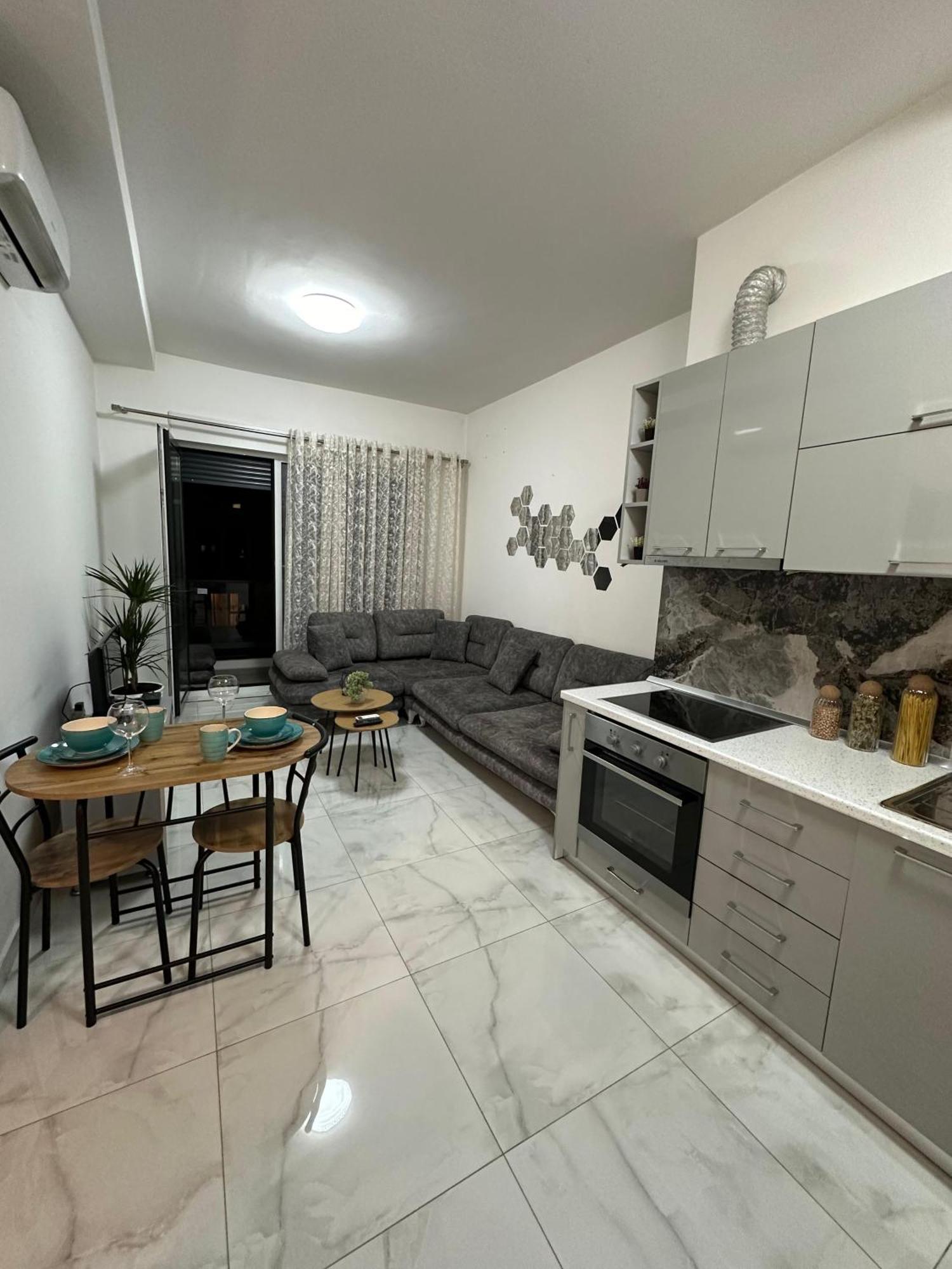 Second Home 1 Tiranë Luaran gambar