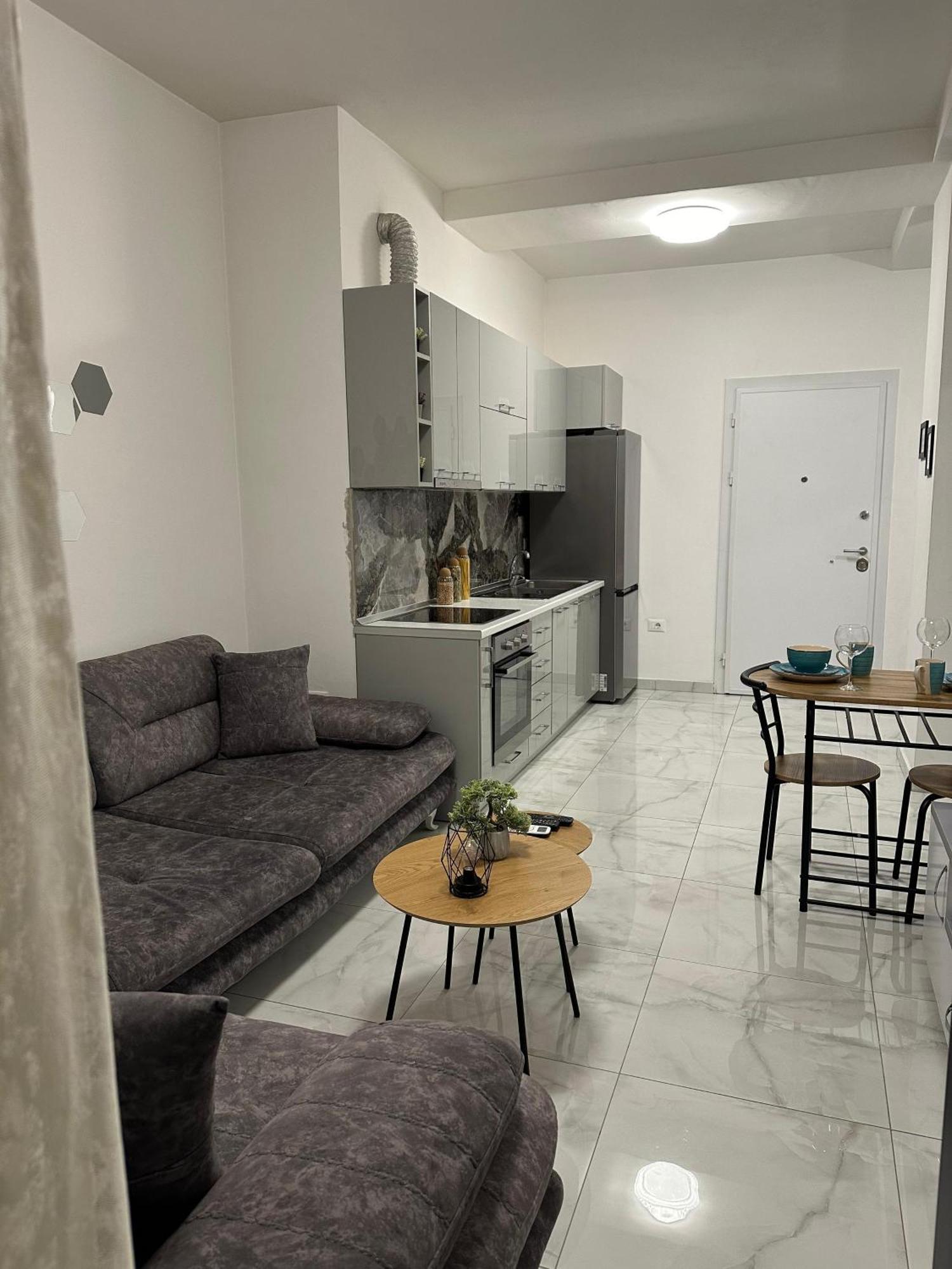 Second Home 1 Tiranë Luaran gambar